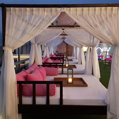 Hotel Ambassador By Ace Hotels Катманду Екстериор снимка