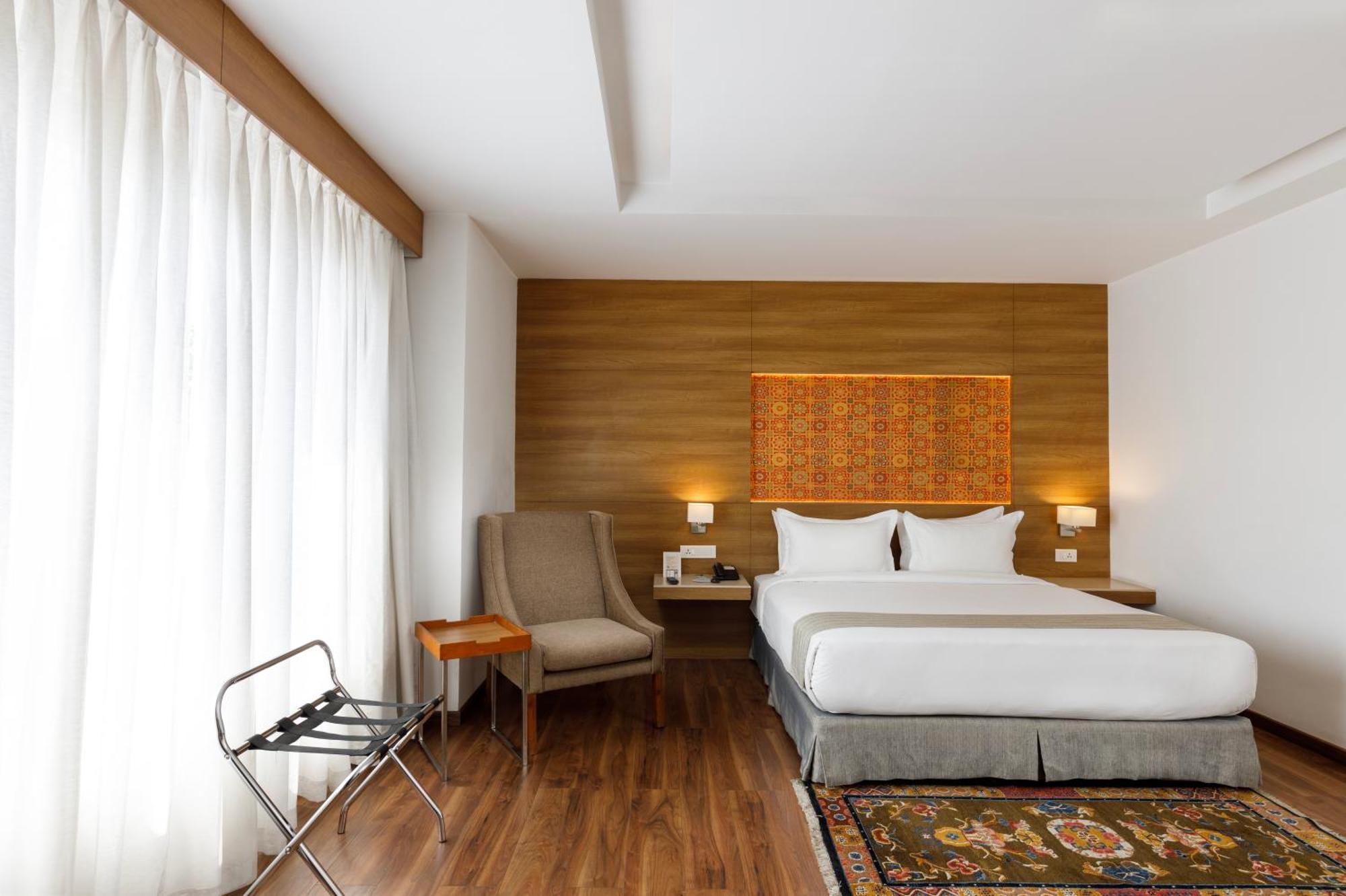Hotel Ambassador By Ace Hotels Катманду Екстериор снимка