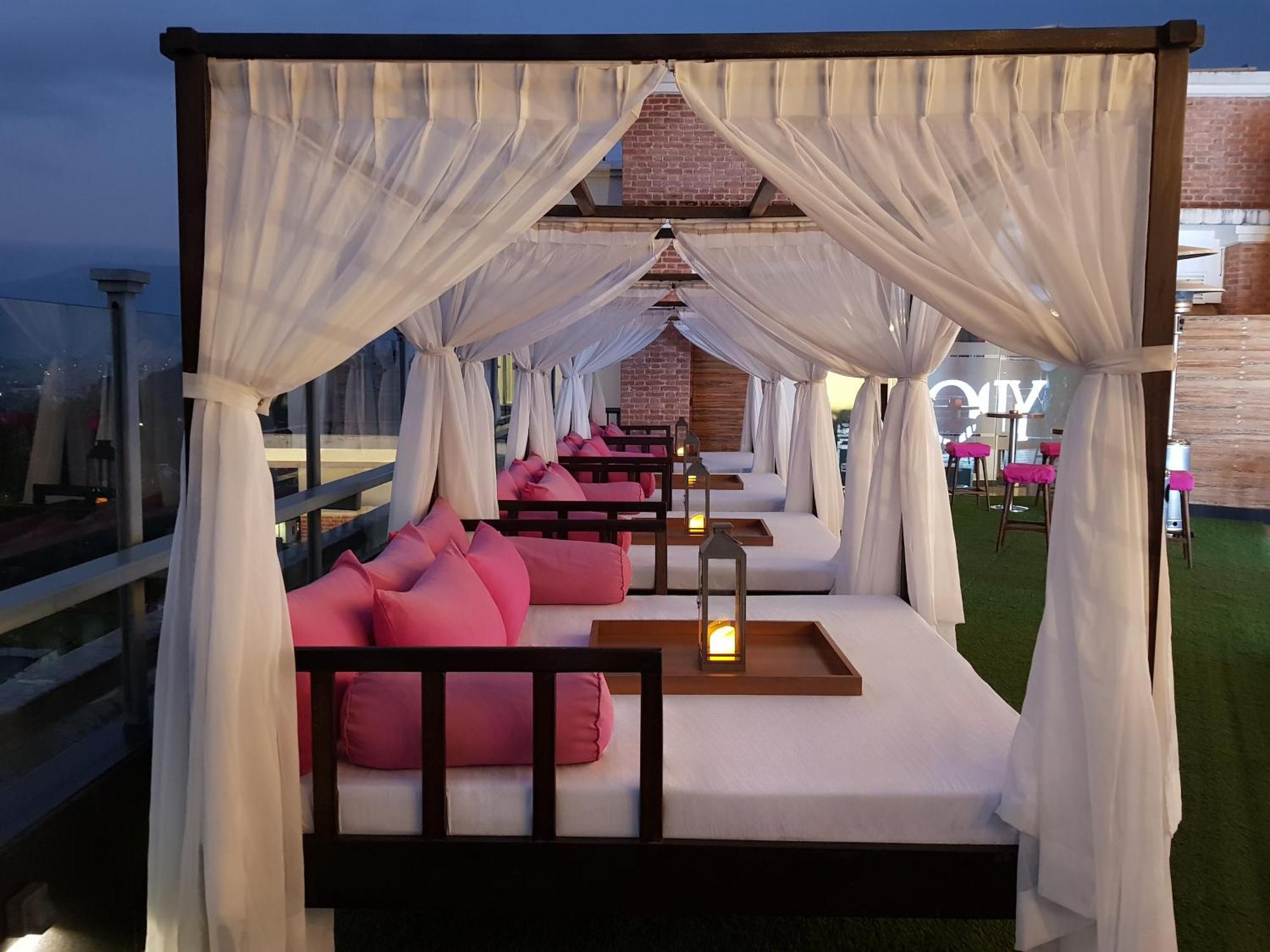 Hotel Ambassador By Ace Hotels Катманду Екстериор снимка